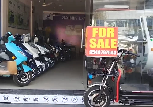 Exclusive Dealers Showroom (26)