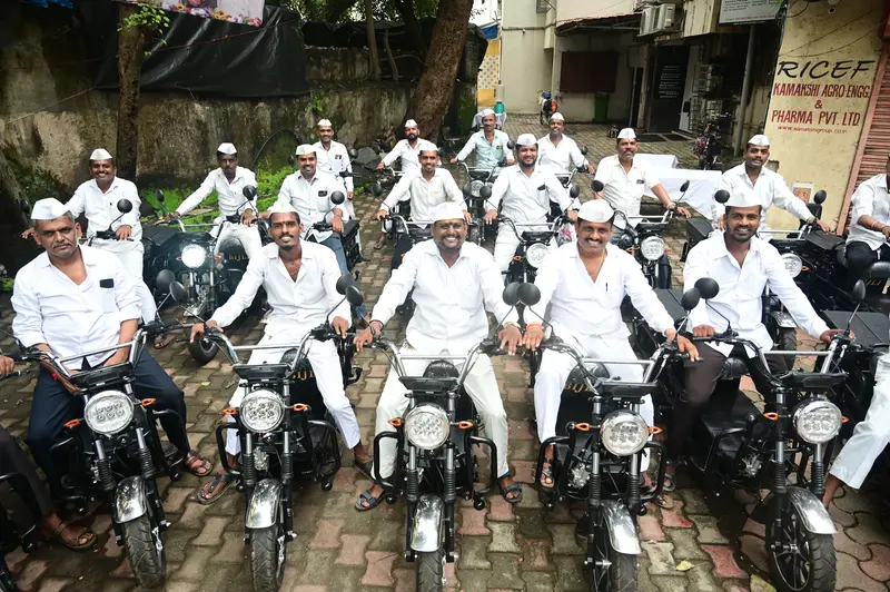 Lord’s Automative Welcomes Mumbai Dabbawala in their extended Family 10